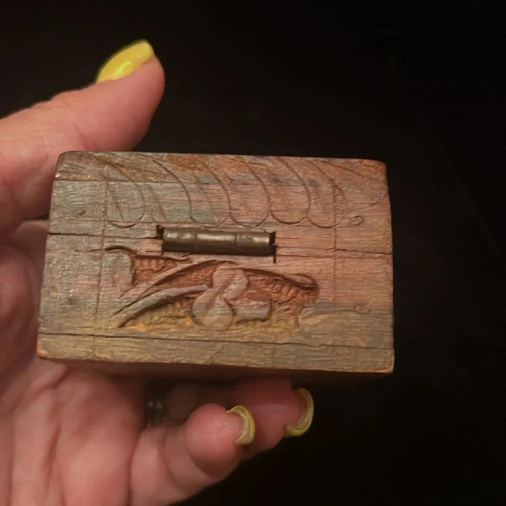 VTG Handcrafted Carved Wooden Trinket Box 2.25